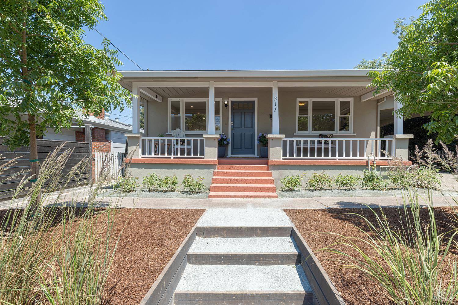 217 Lincoln ST, Healdsburg, CA 95448