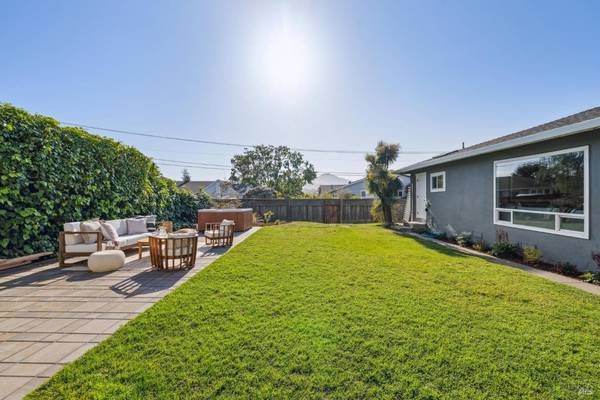 16 Tradewind Passage, Corte Madera, CA 94925