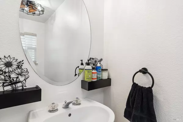 Santa Rosa, CA 95407,2513 Edgewater DR