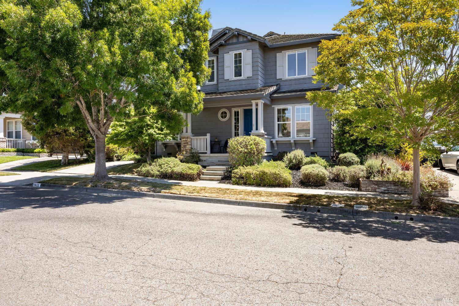 1922 Buckingham LN, Petaluma, CA 94954
