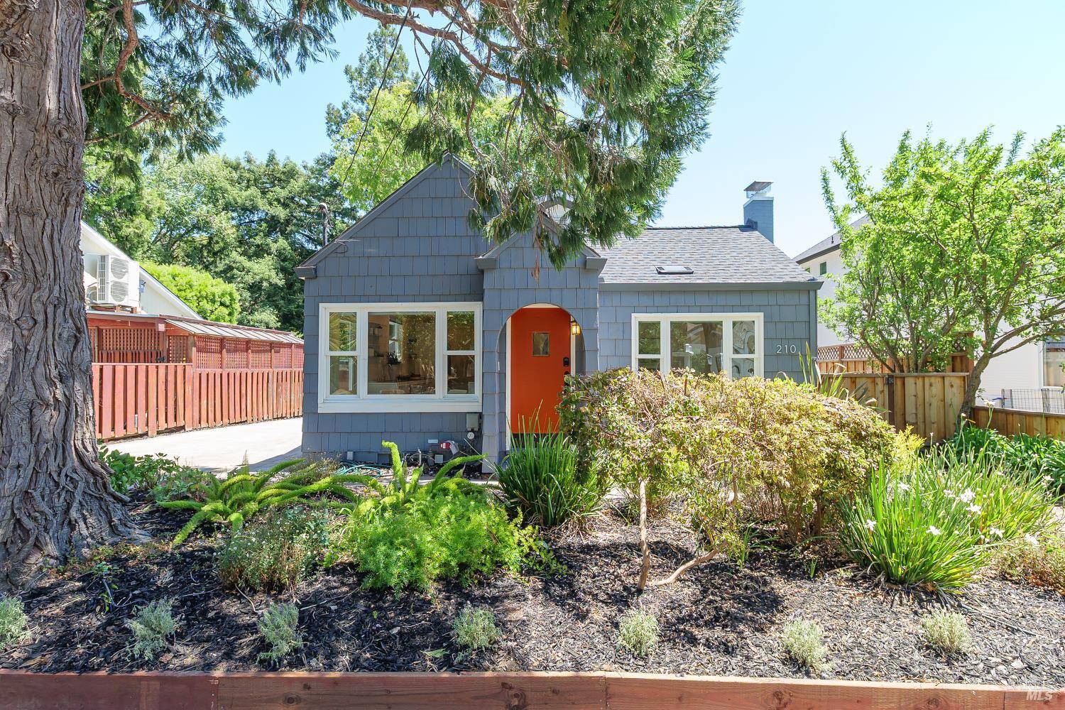 San Anselmo, CA 94960,210 San Francisco BLVD
