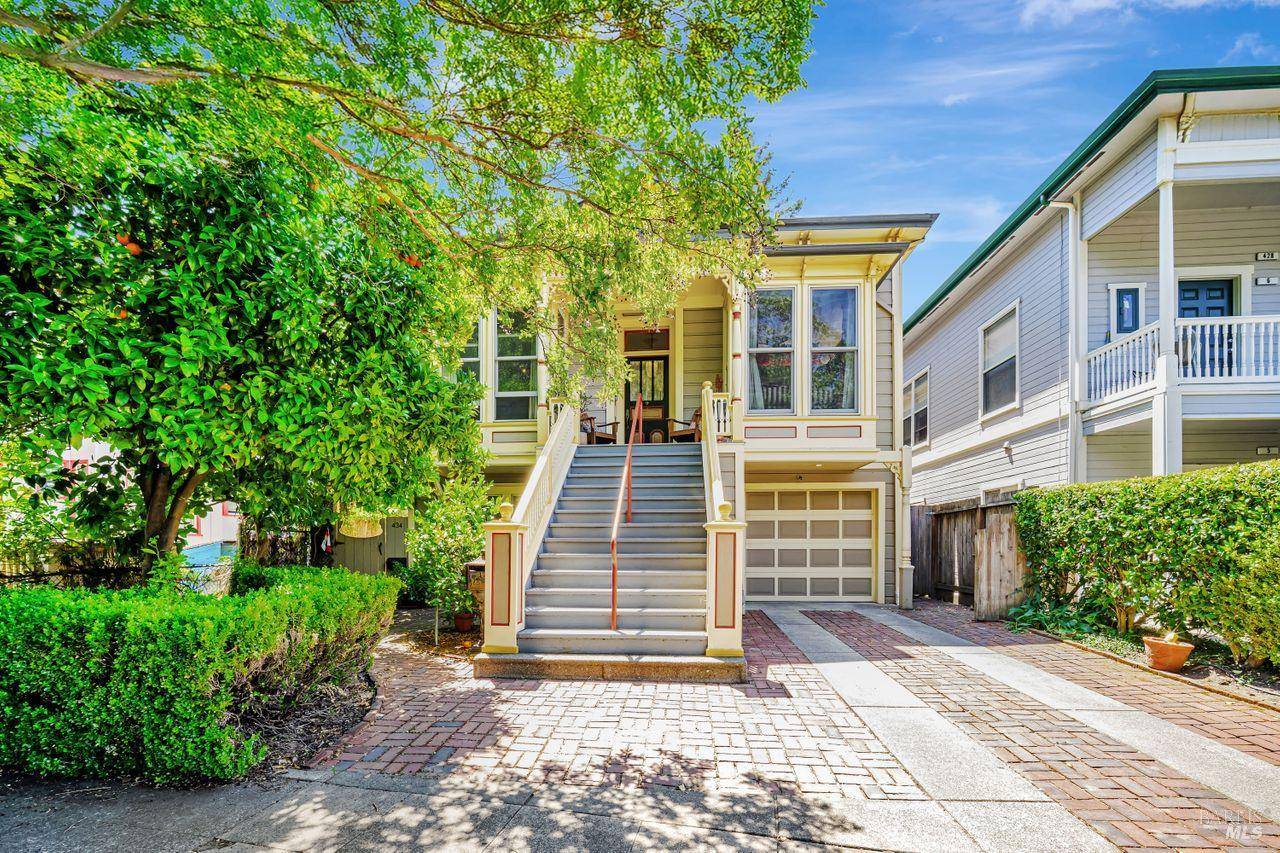 432 8th ST, Santa Rosa, CA 95401