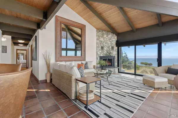 Gualala, CA 95445,38460 Robinson Reef DR