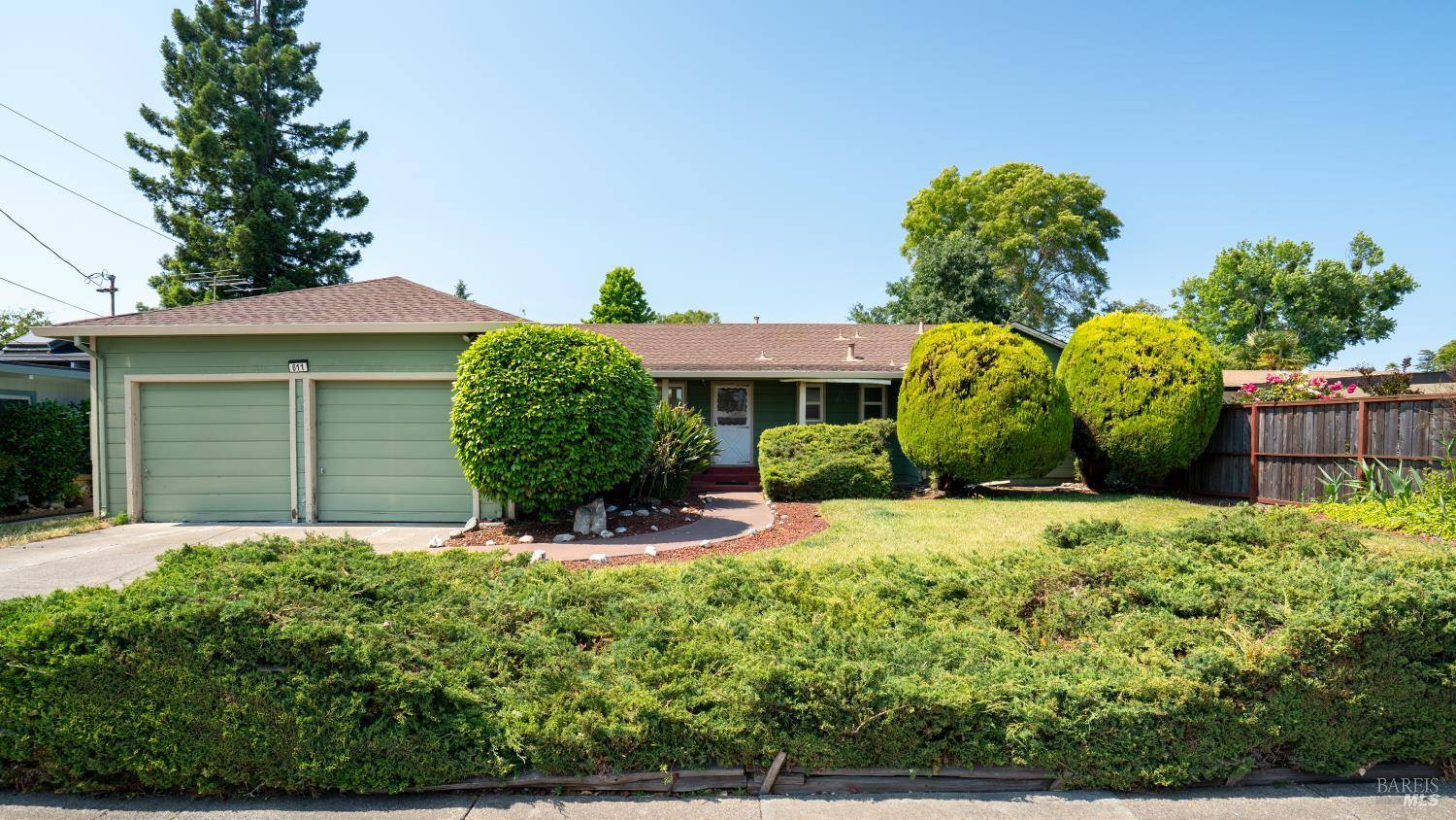 611 Leo DR, Santa Rosa, CA 95407