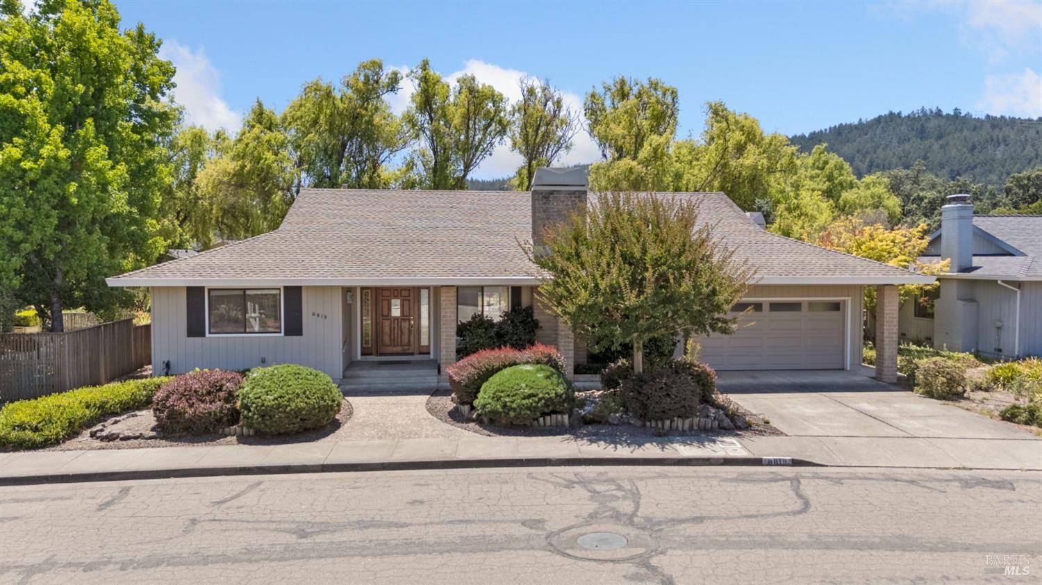 Santa Rosa, CA 95409,8819 Hood Mountain WAY