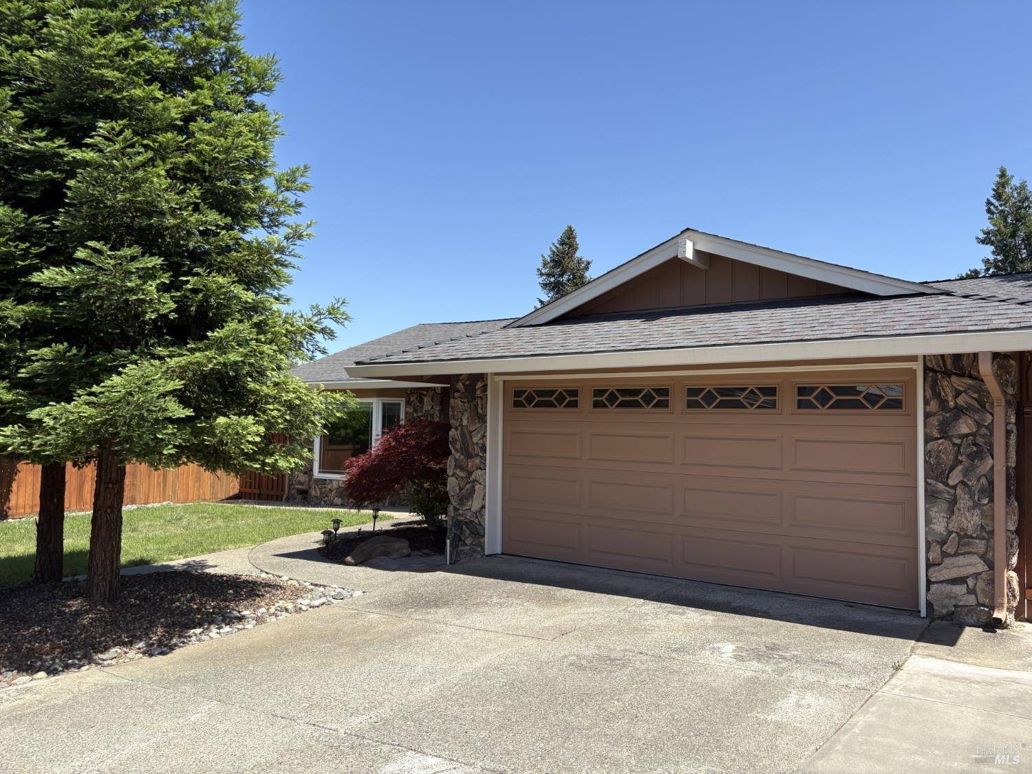 480 Sandstone DR, Vacaville, CA 95688