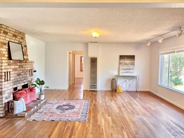 Ukiah, CA 95482,1040 Helen AVE