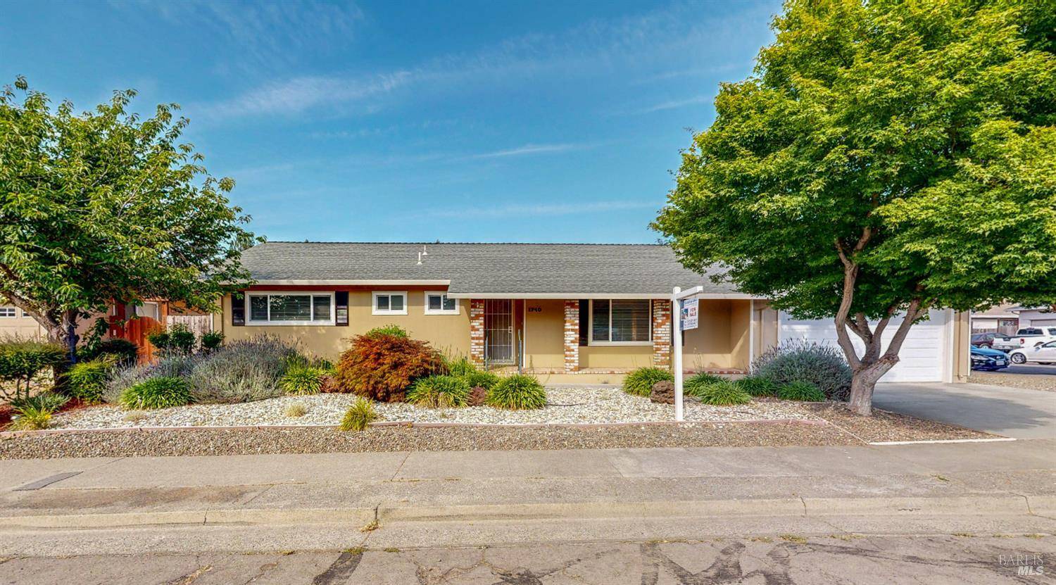 1740 Mariposa DR, Santa Rosa, CA 95405