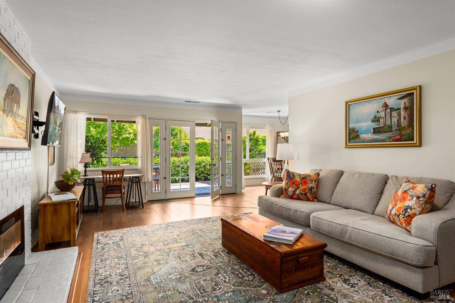 Santa Rosa, CA 95409,406 White Oak DR