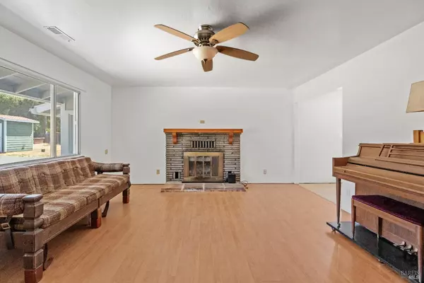 Ukiah, CA 95482,411 Milani DR