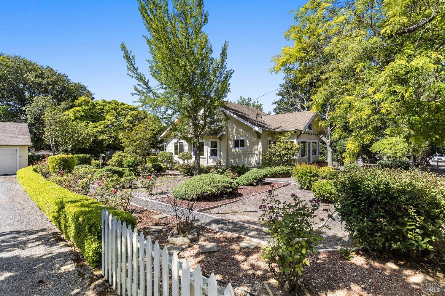 Petaluma, CA 94952,2705 Roblar RD
