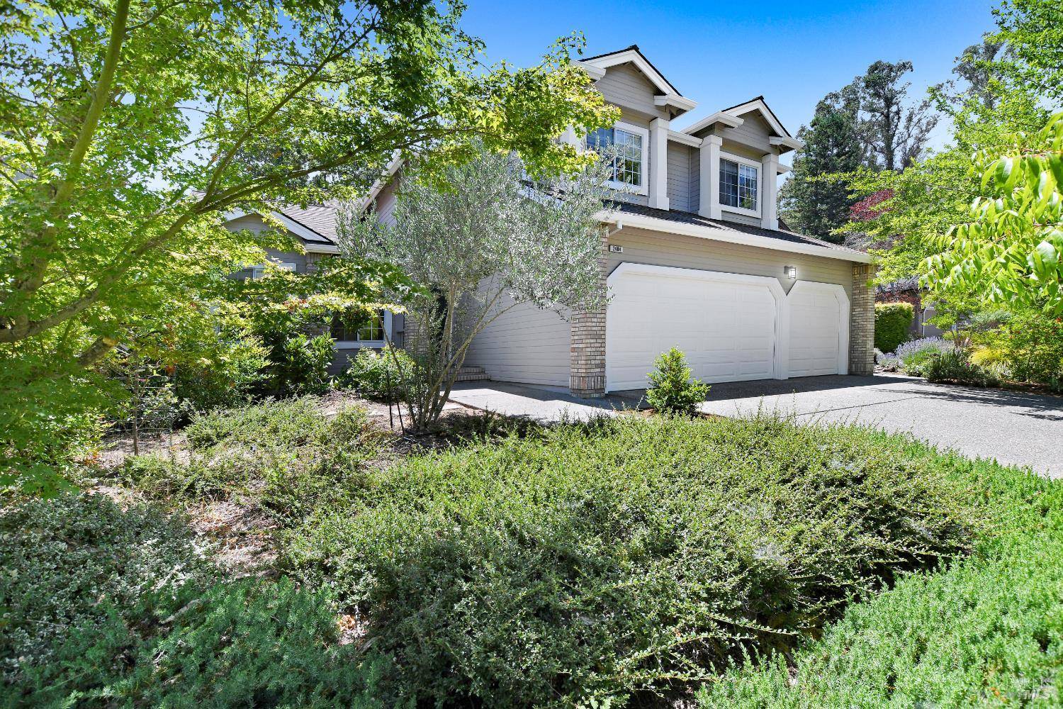 Santa Rosa, CA 95404,2484 Shady Creek CT