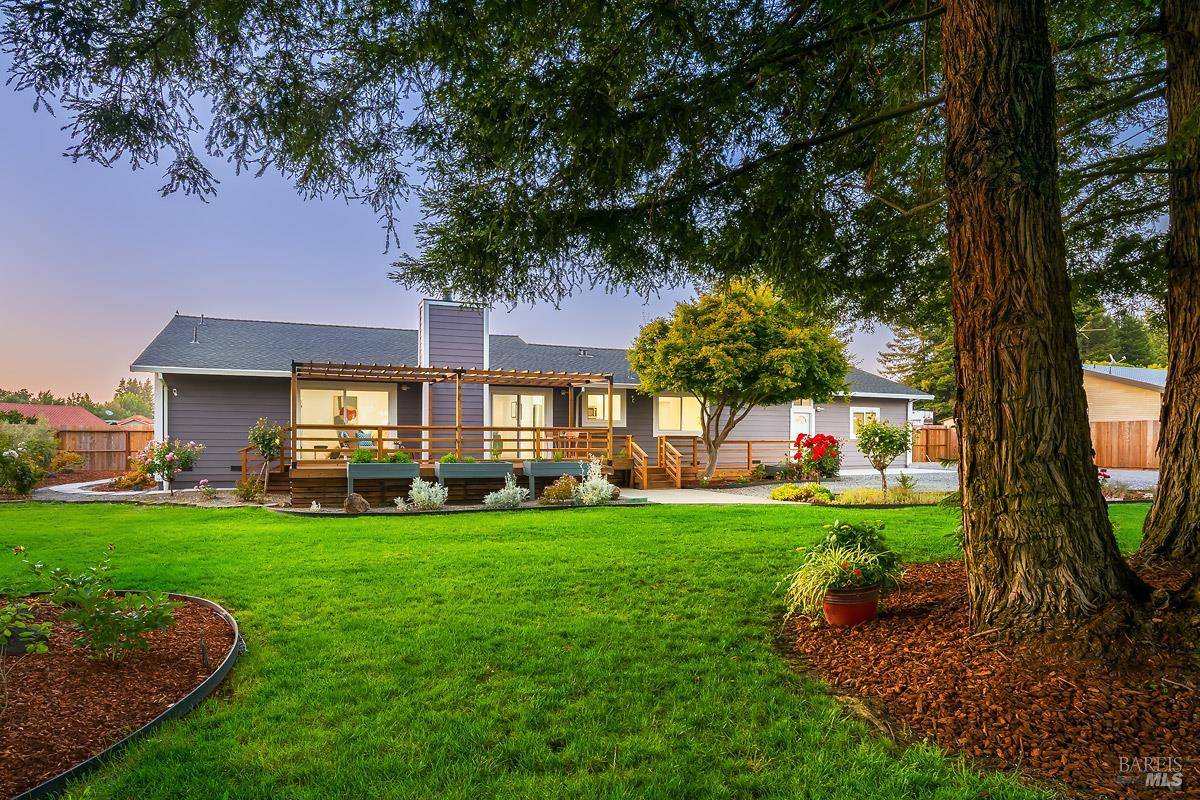 1728 William DR, Penngrove, CA 94951