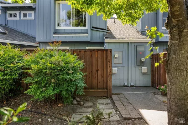 Rohnert Park, CA 94928,711 Racquet Club CIR