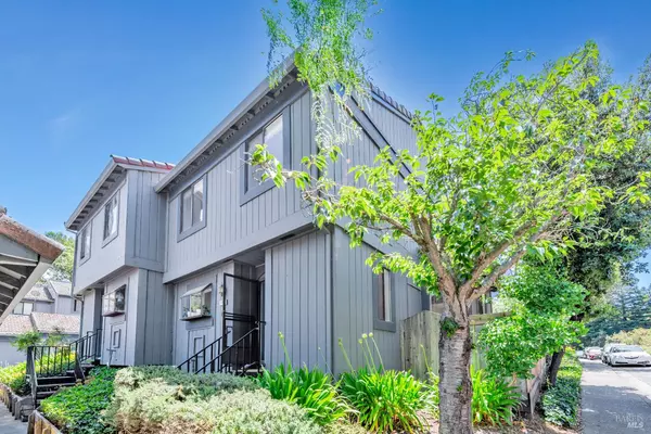 121 Aronia LN, Novato, CA 94945