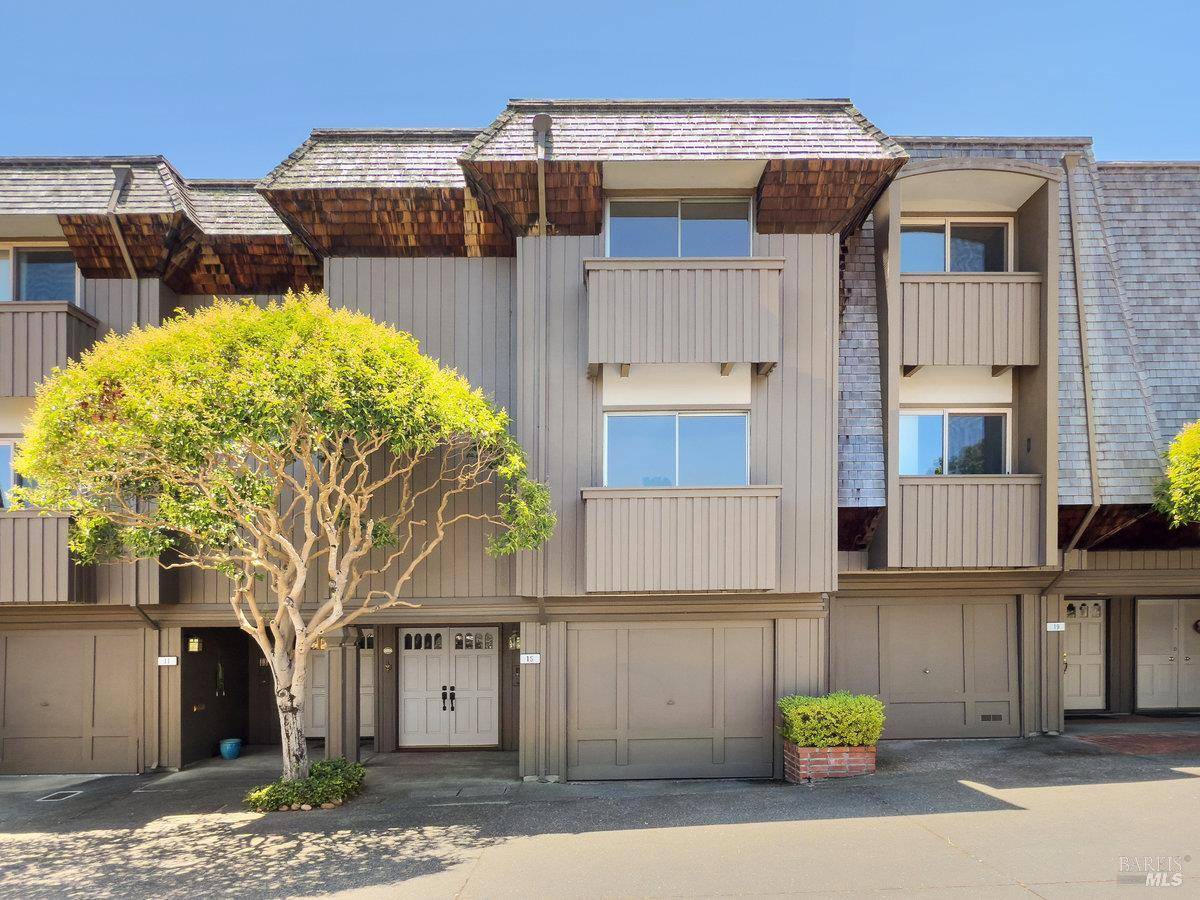 15 Sulgrave LN, San Rafael, CA 94901