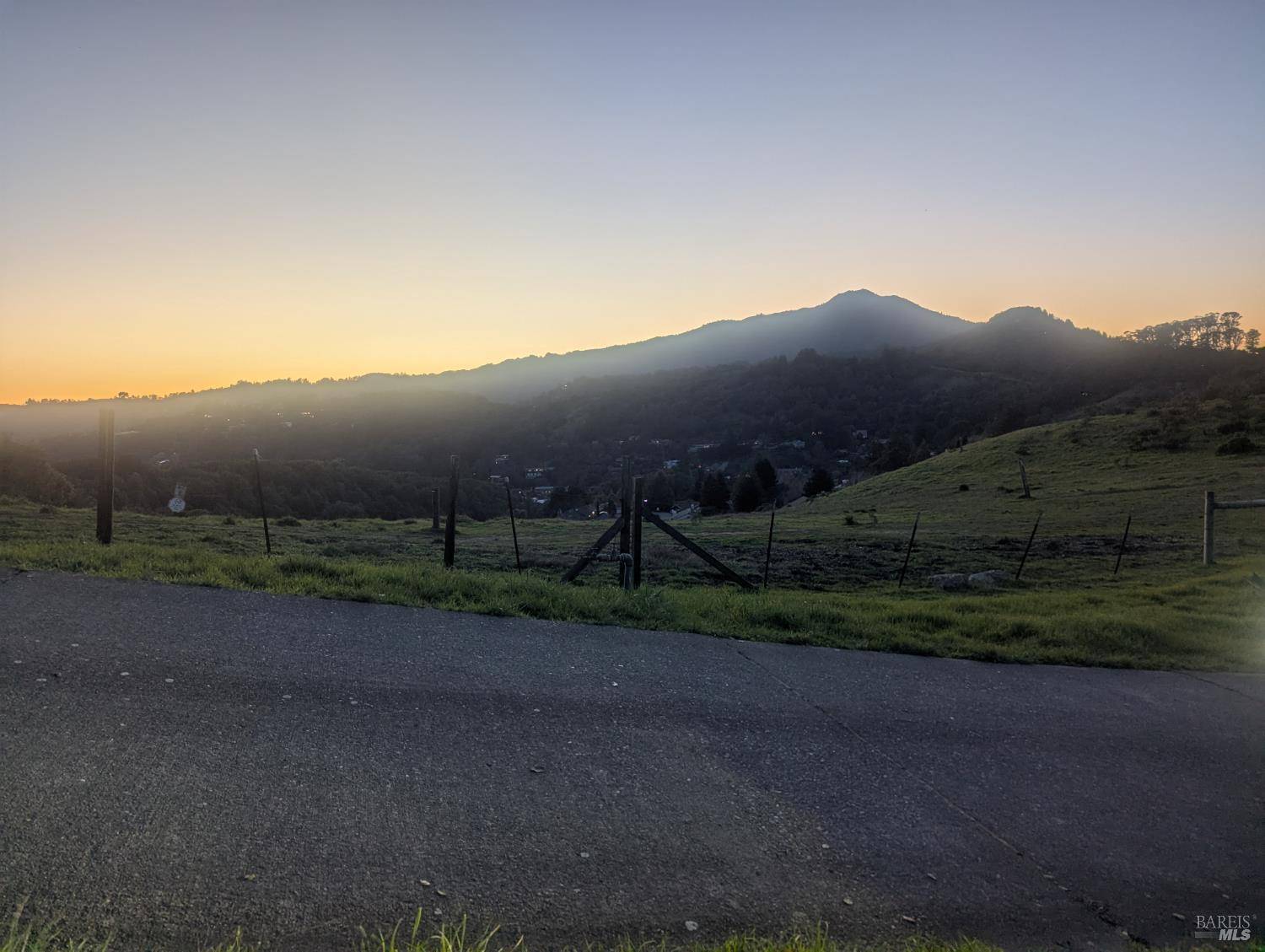 Corte Madera, CA 94925,1163 Meadowsweet DR