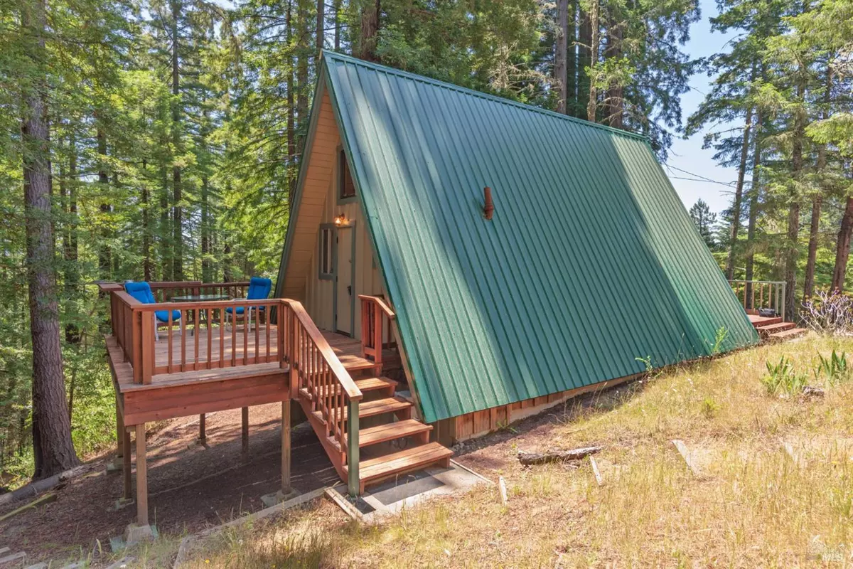 Gualala, CA 95445,46321 Redwood WAY