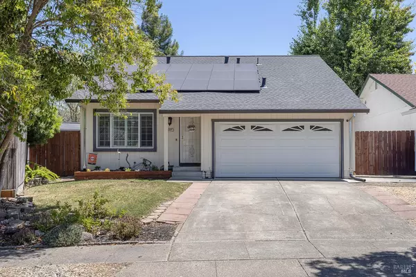 5027 Charmian DR, Santa Rosa, CA 95409