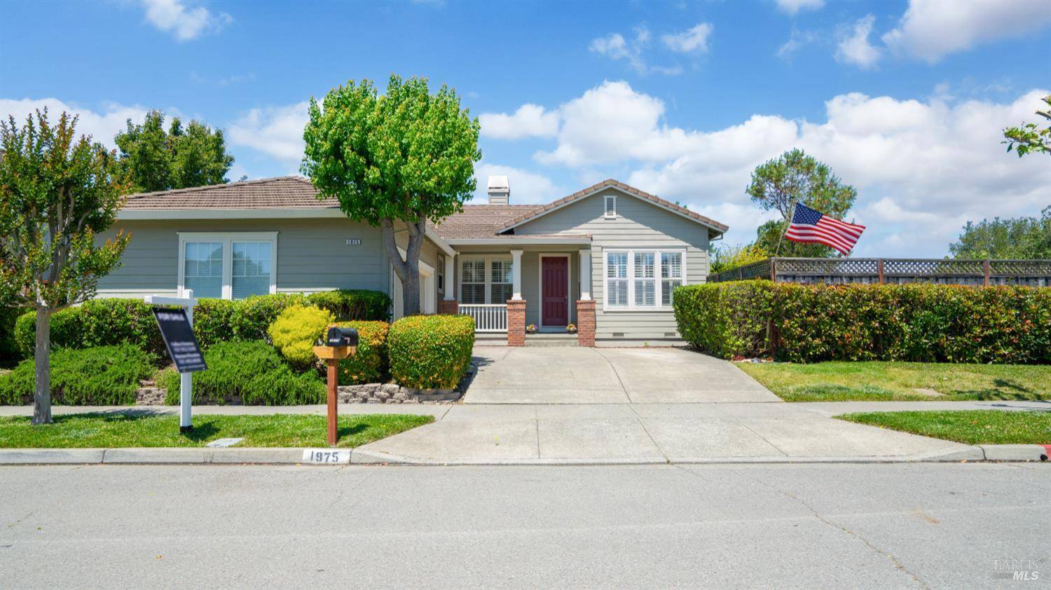 1975 Lansdowne WAY, Petaluma, CA 94954