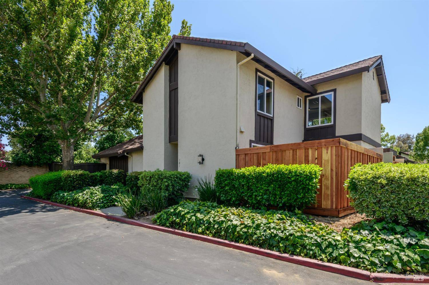 181 Fairoaks DR, Vacaville, CA 95688
