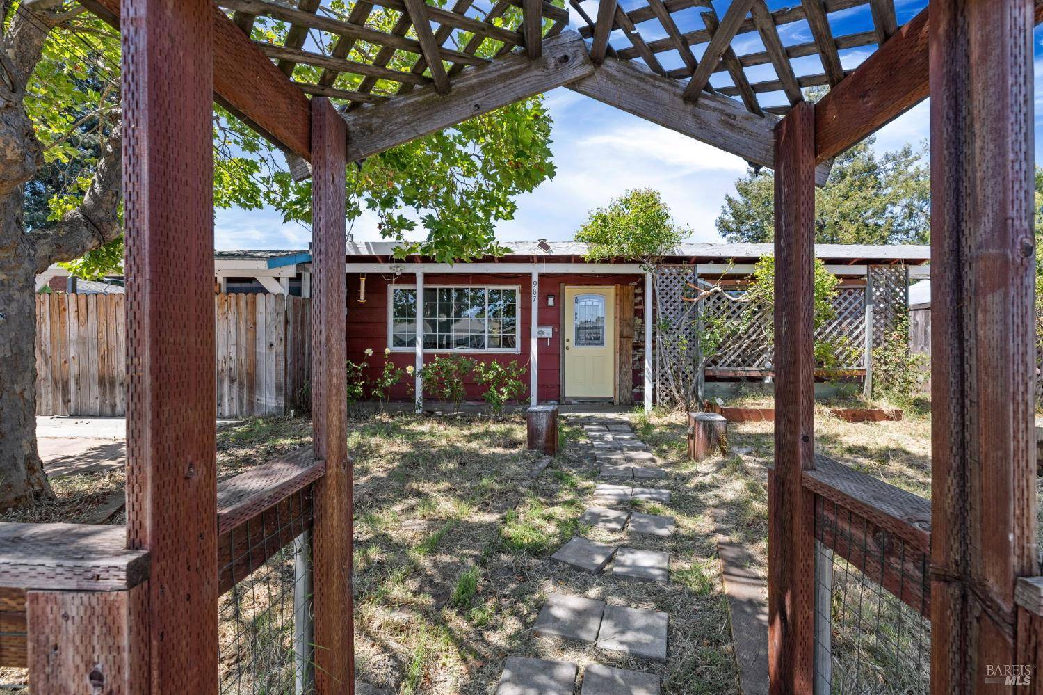 Santa Rosa, CA 95404,987 San Clemente DR