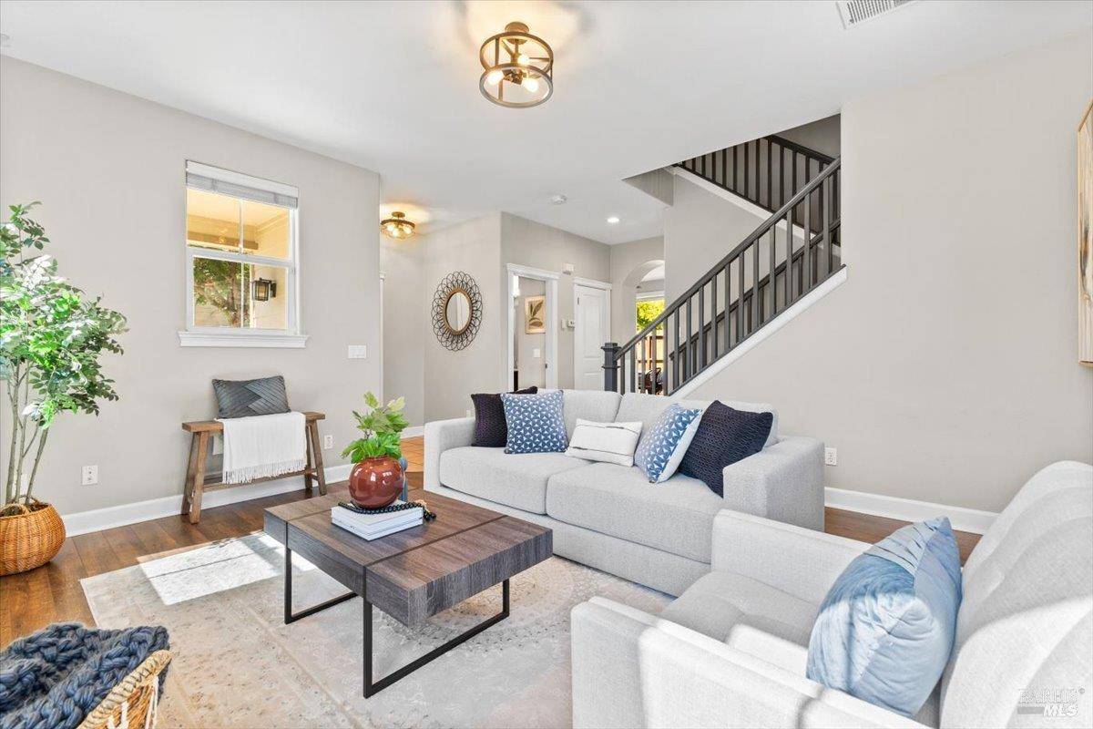 Santa Rosa, CA 95403,2455 Prairie LN