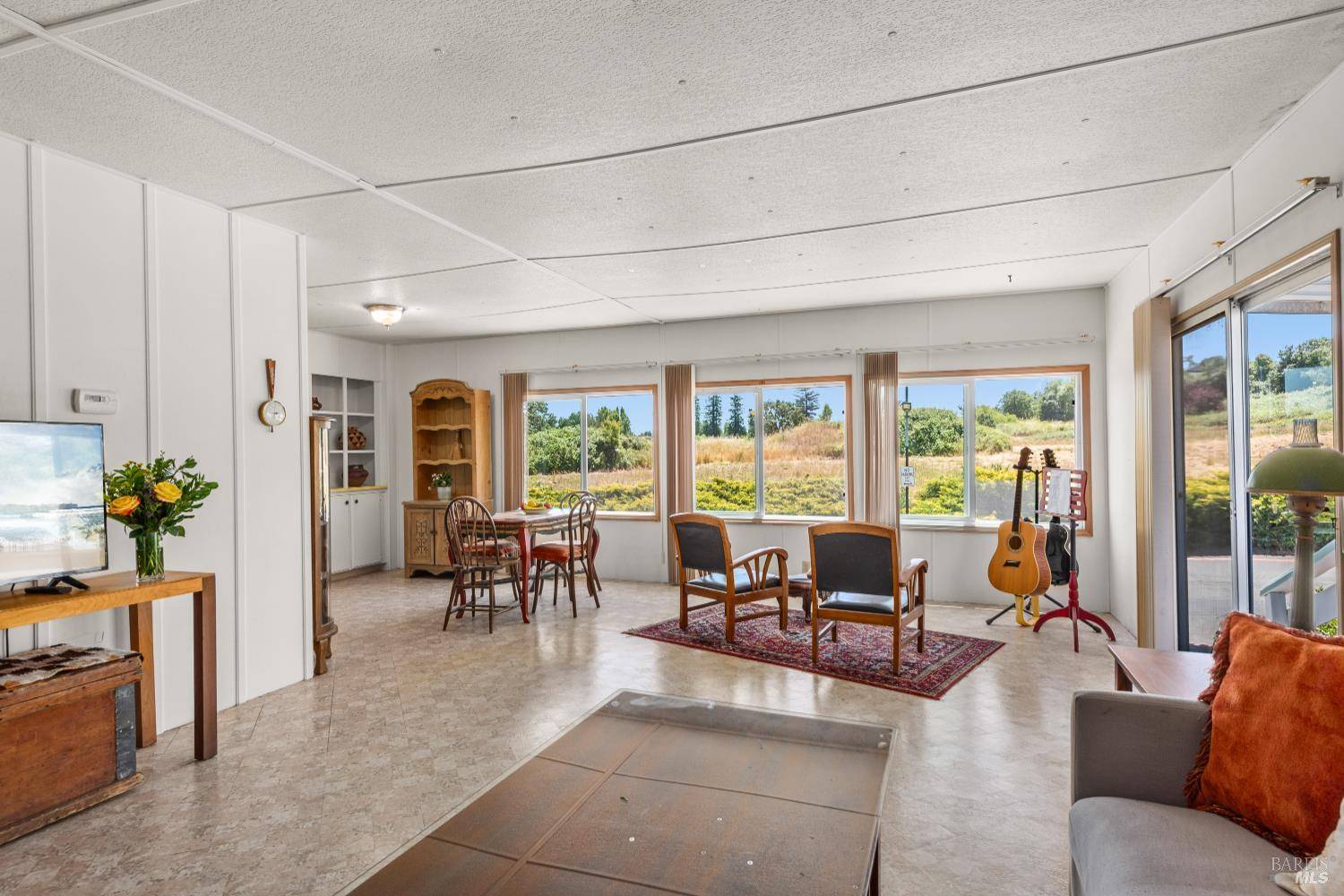 Sebastopol, CA 95472,6670 Redwood AVE