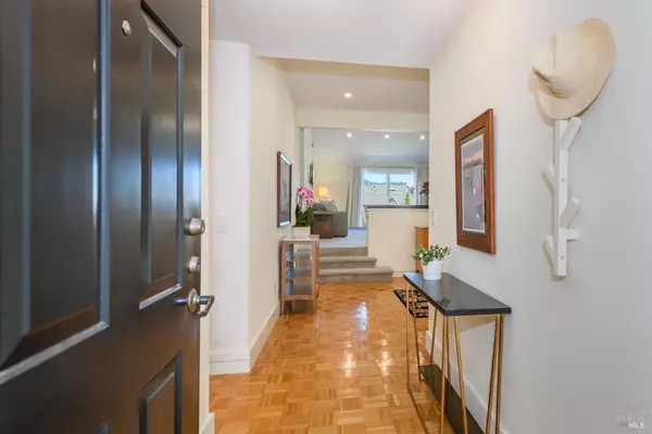 Greenbrae, CA 94904,1 Drakes View CIR