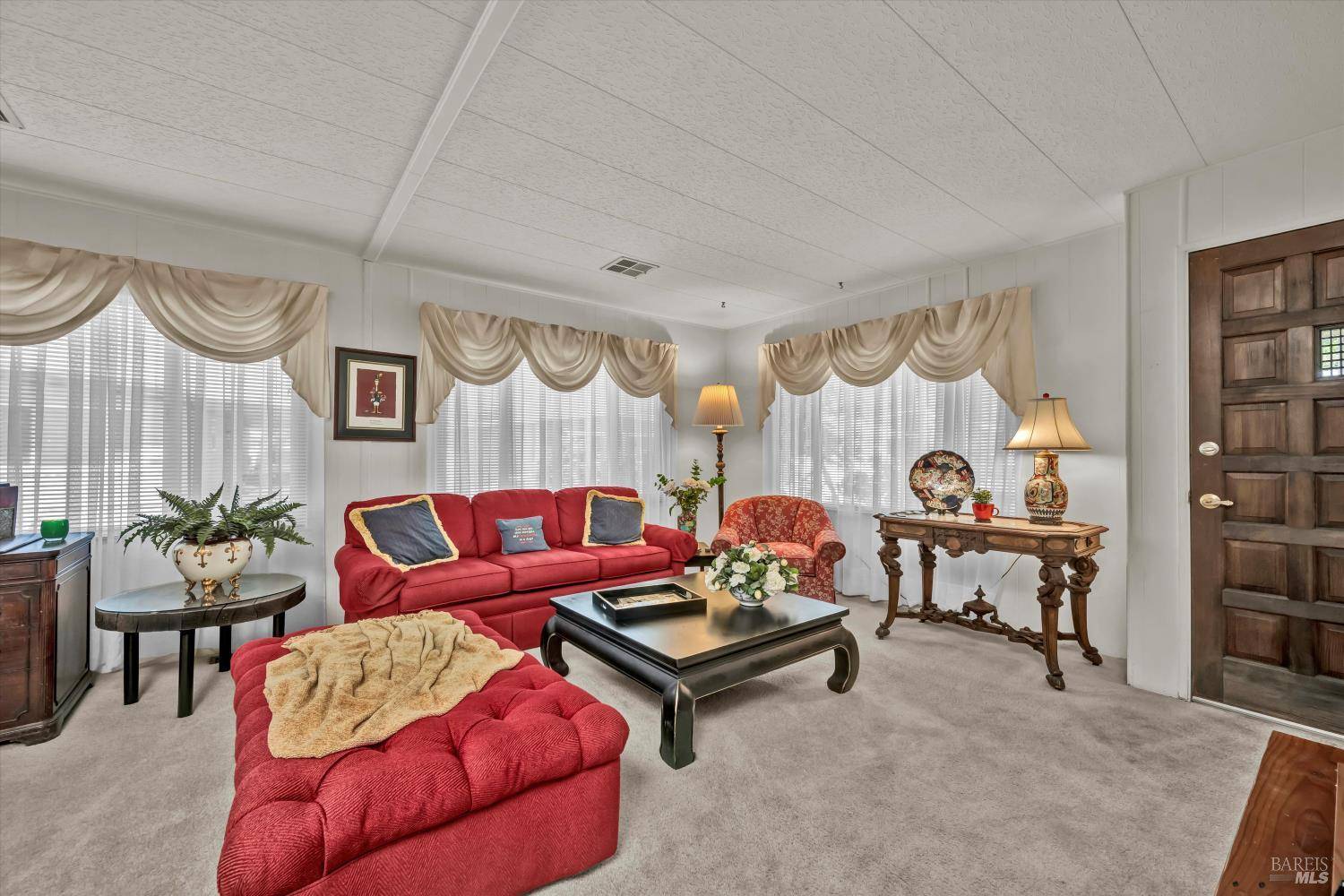 Calistoga, CA 94515,33 Magnolia DR