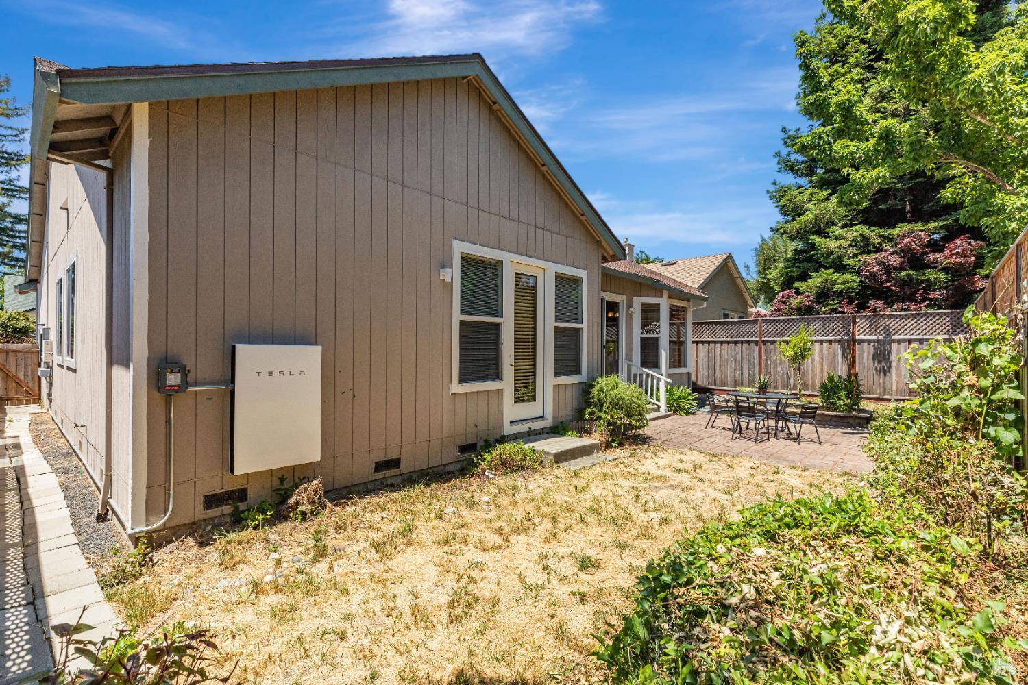 Santa Rosa, CA 95403,2423 Guerneville RD