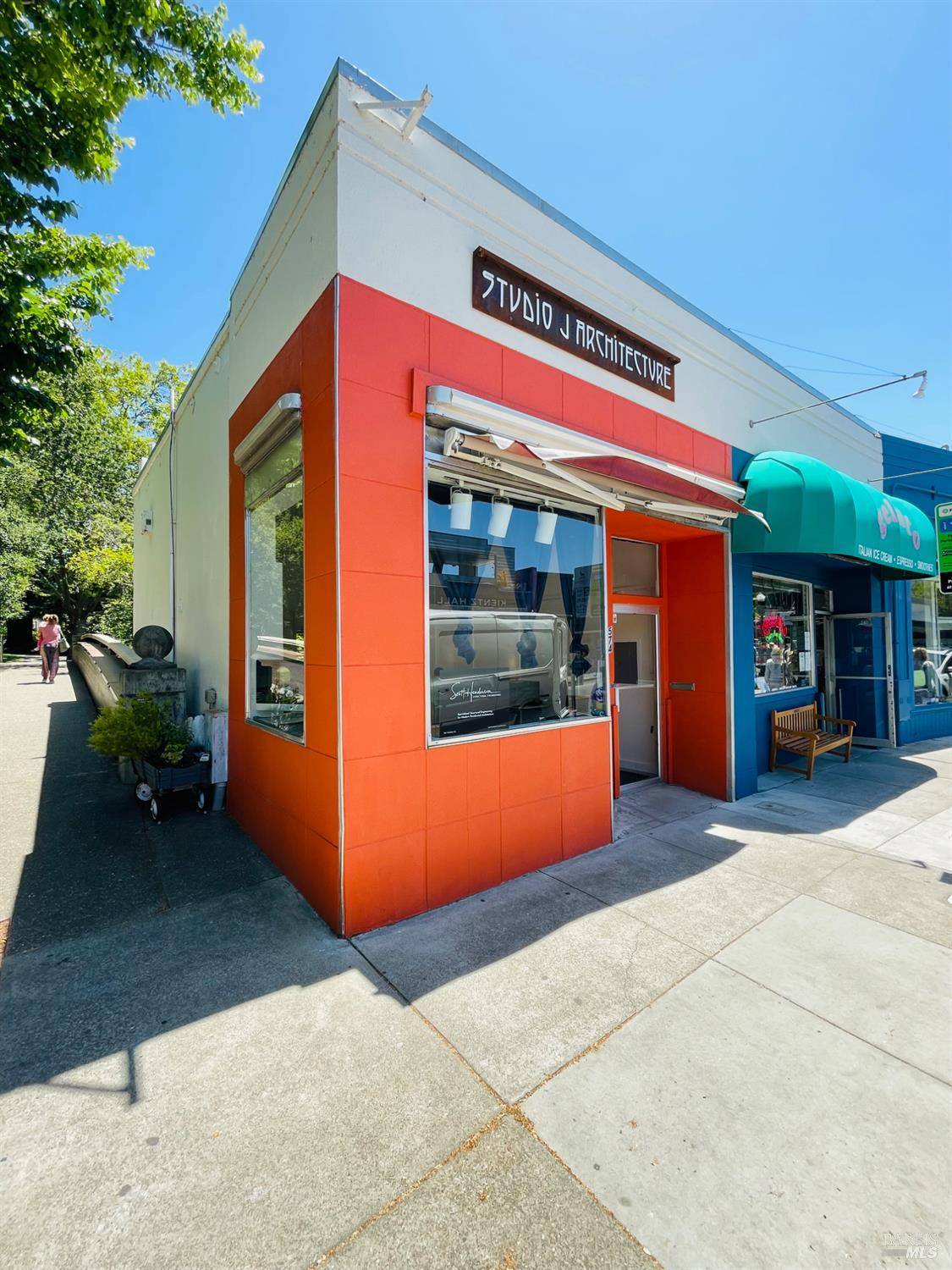 San Anselmo, CA 94960,572 San Anselmo AVE