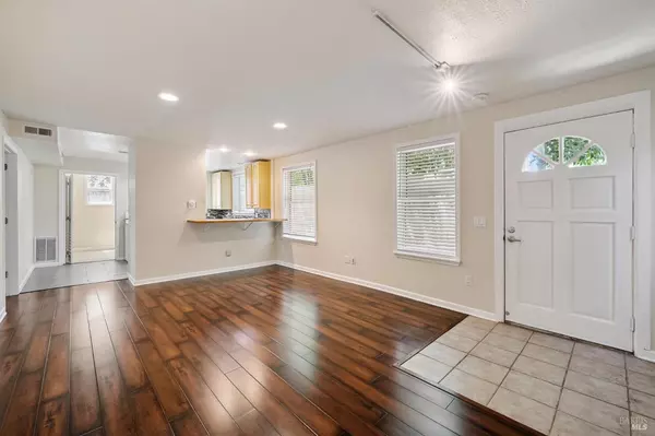 San Anselmo, CA 94960,711 San Anselmo AVE
