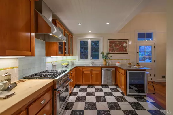 7 Clorinda AVE, San Rafael, CA 94901