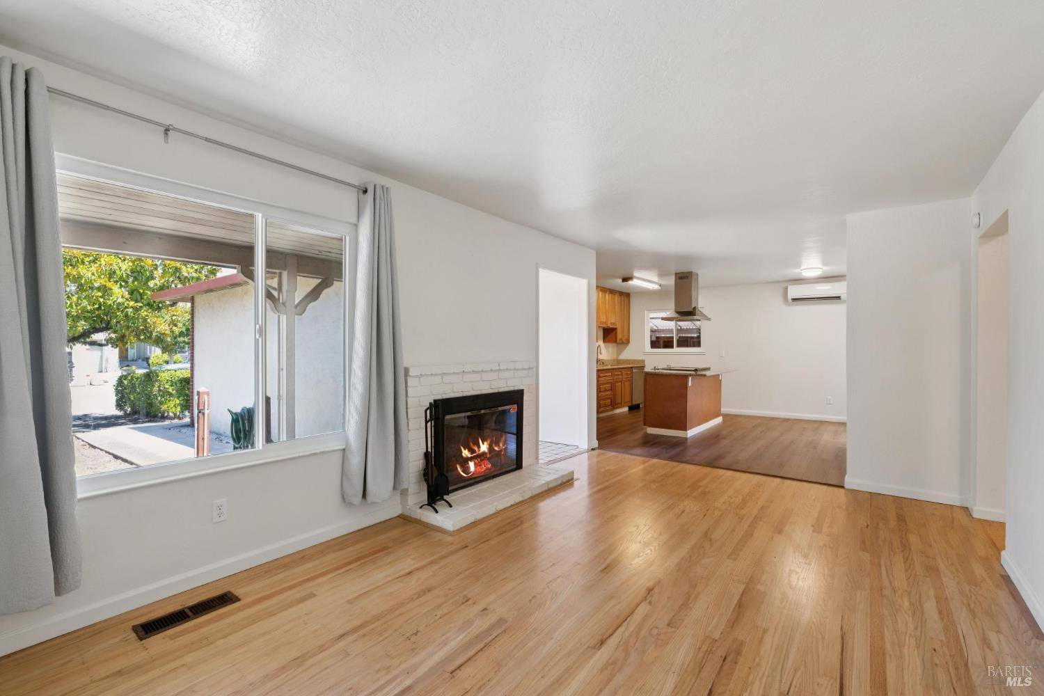 Petaluma, CA 94954,18 Eastside CIR