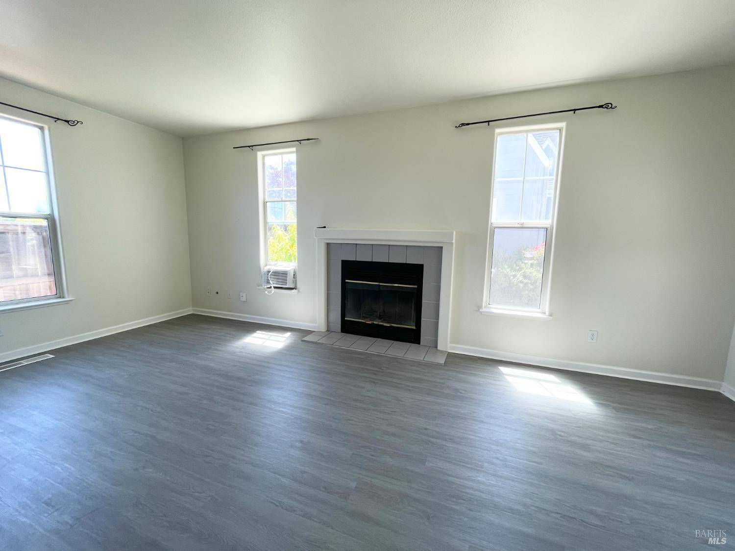 Santa Rosa, CA 95403,2340 Roburta LN