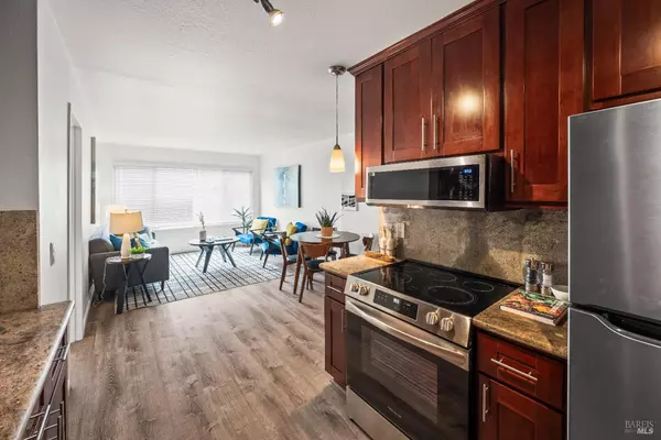 Oakland, CA 94610,455 Crescent ST 206