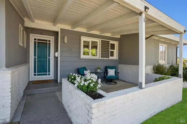 Novato, CA 94949,615 Calle Arboleda