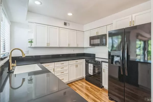 San Rafael, CA 94903,14 Summerhill WAY