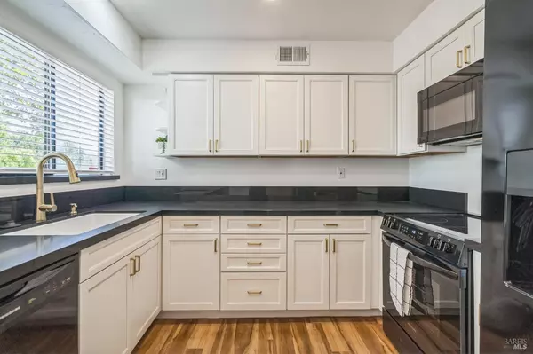 San Rafael, CA 94903,14 Summerhill WAY