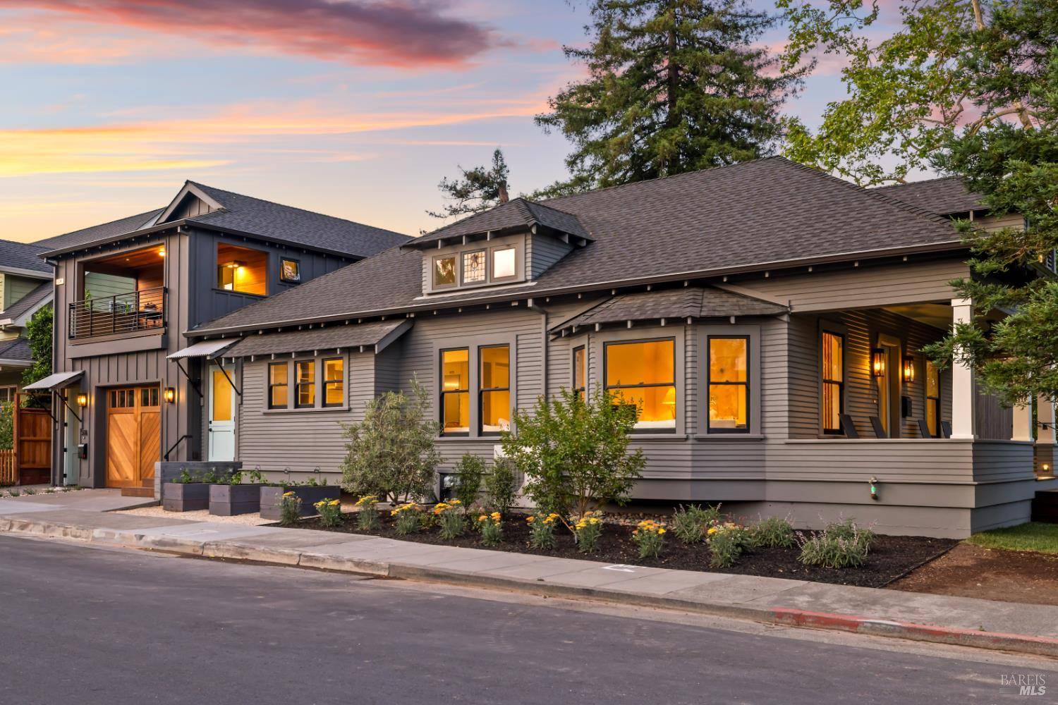 Healdsburg, CA 95448,401 Piper ST