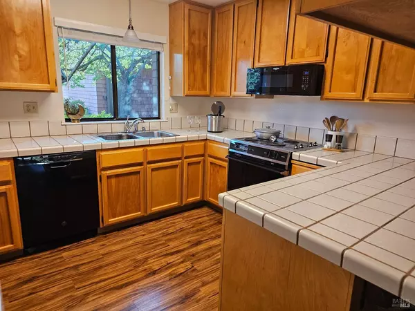 Santa Rosa, CA 95409,206 Indian Creek DR