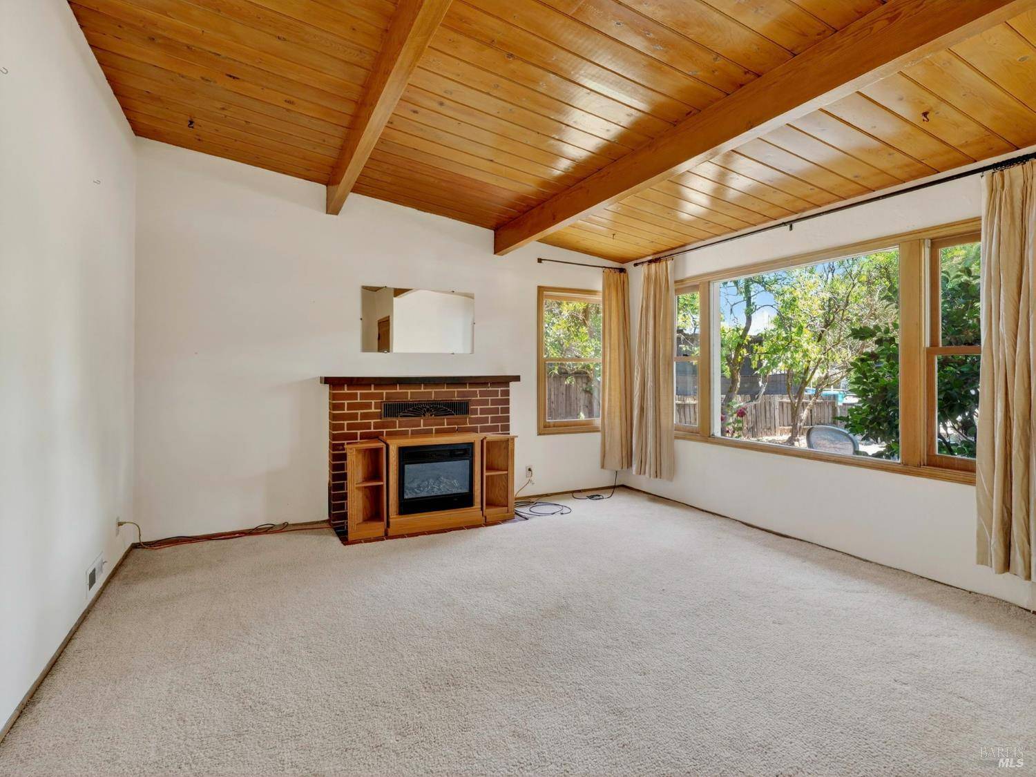 Cloverdale, CA 95425,206 Champlain AVE