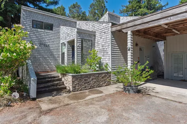 Gualala, CA 95445,37820 Old Stage RD