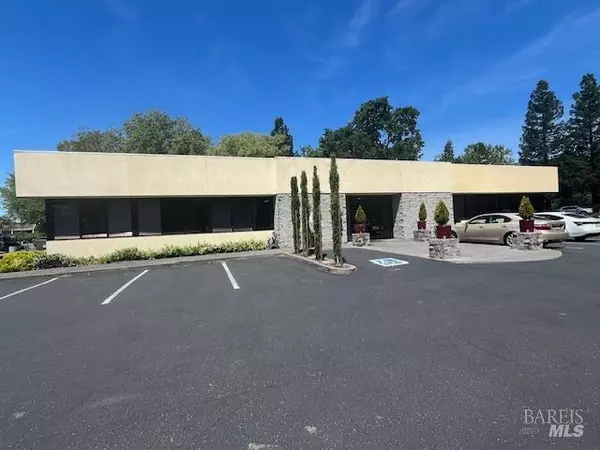 8979 Conde LN, Windsor, CA 95492
