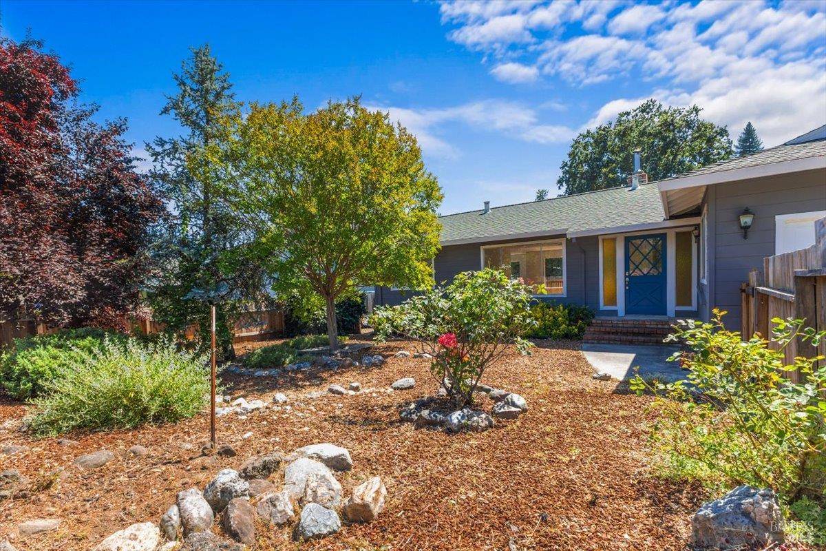 549 Hillside DR, Cloverdale, CA 95425