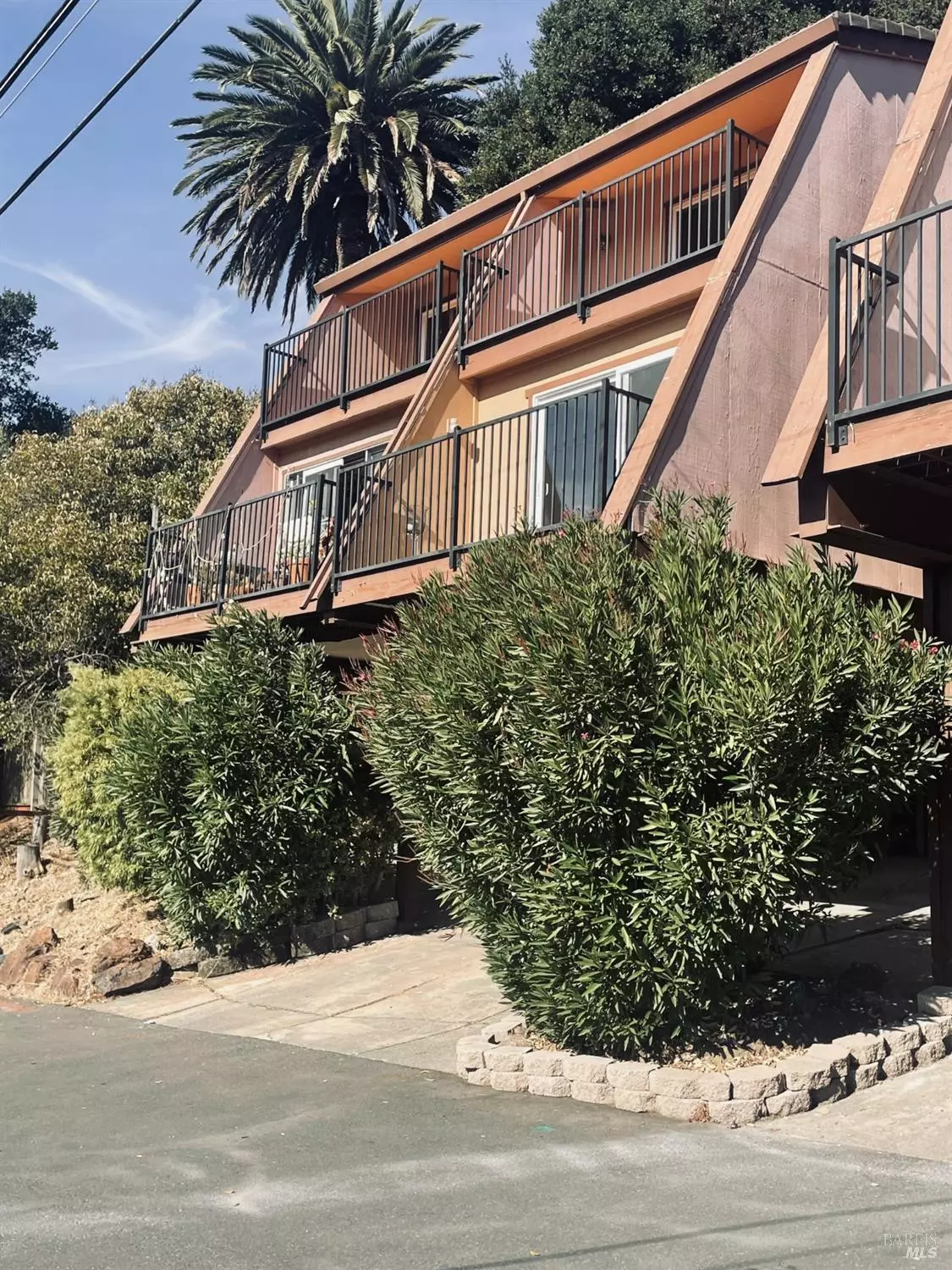 San Anselmo, CA 94960,20 Luna LN 5