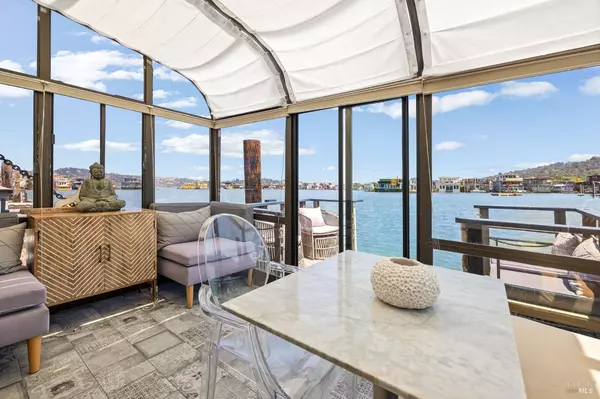 Sausalito, CA 94965,10 Issaquah Dock