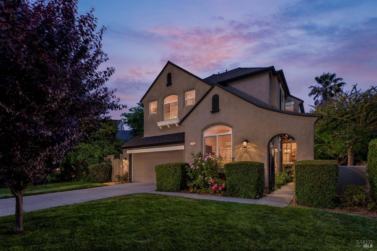 1996 Falcon Ridge DR, Petaluma, CA 94954