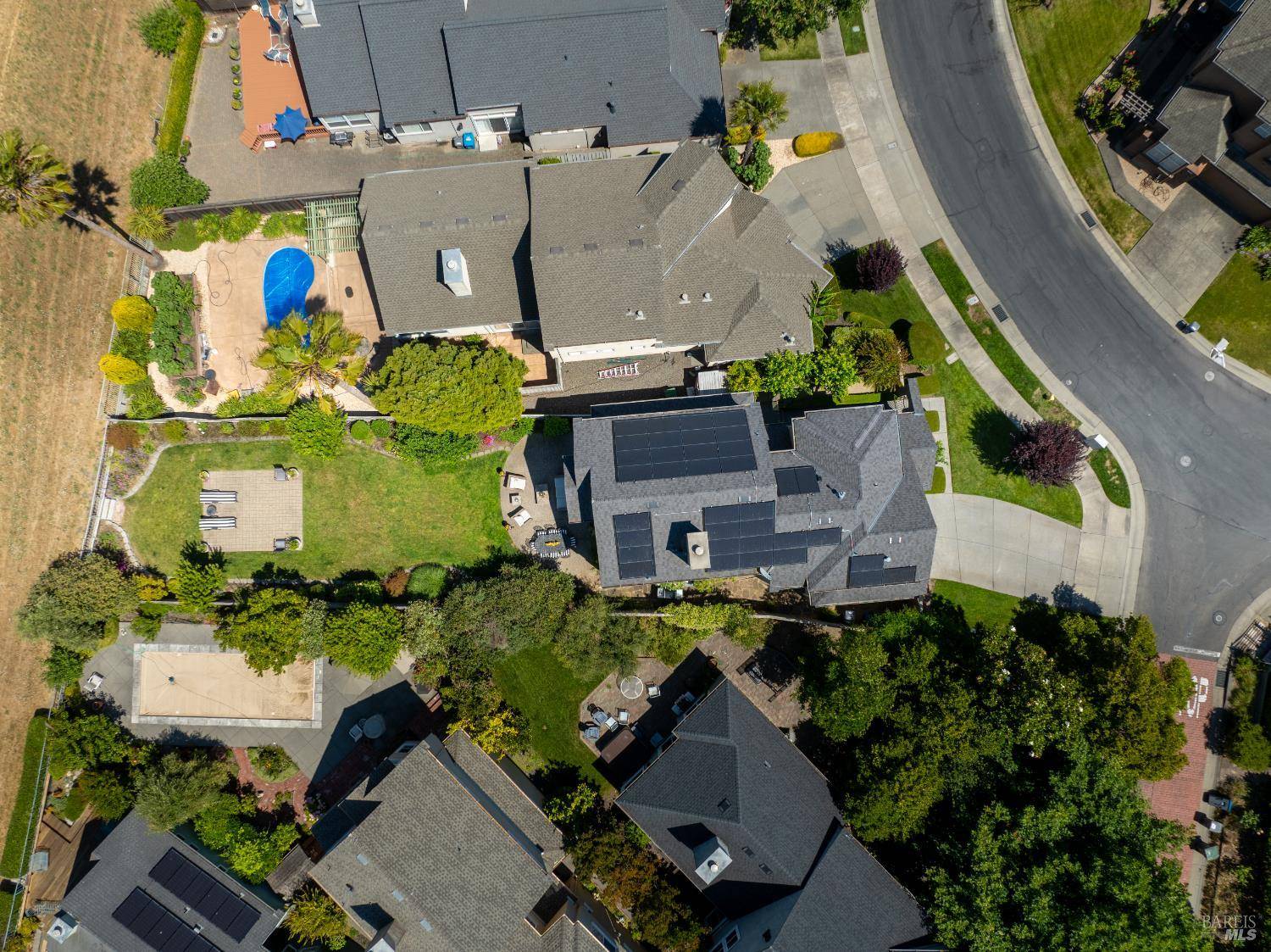Petaluma, CA 94954,1996 Falcon Ridge DR